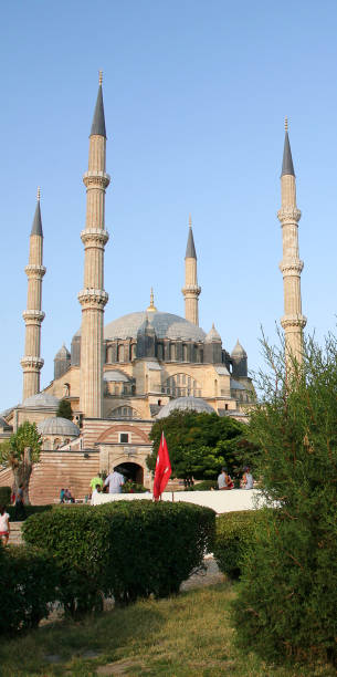 selimiye-moschee in edirne - istanbul people faucet turkey stock-fotos und bilder