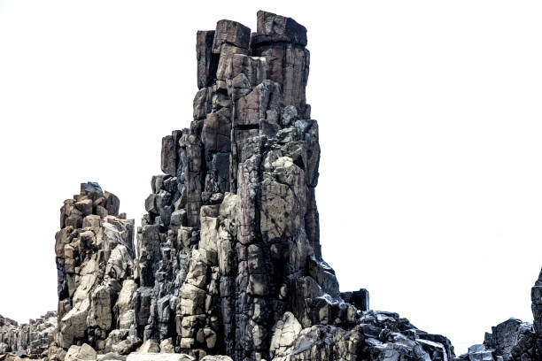 colunas vulcânicas basálticas, fundo branco com cópia de sapce - copy sapce - fotografias e filmes do acervo