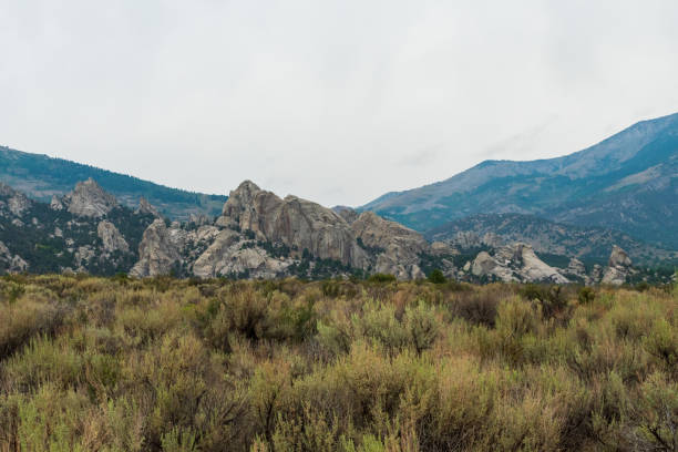 city of rocks national reserve, idaho - idaho rock climbing city of rocks mountain imagens e fotografias de stock