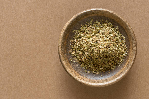 istock Dried Oregano Herb in a Bowl 1389048312