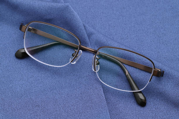 istock Eyesight glasses and case for glasses 1389052734