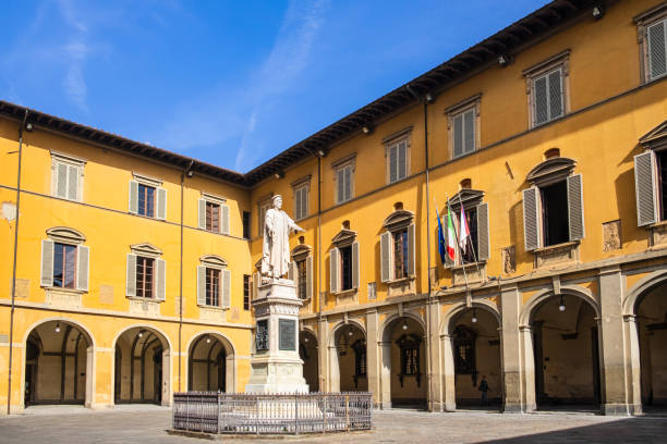 istock Prato, Piazza del Comune - Tuscany 1389074400