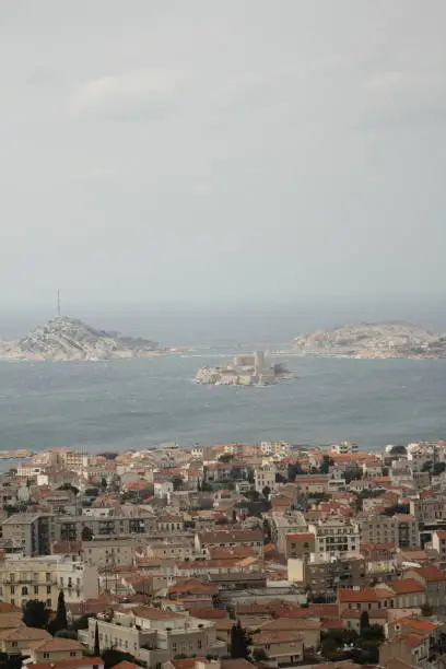 Small Islands next to the Marseille and a small castle with home views
