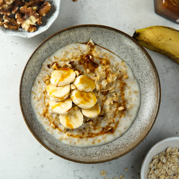 istock Oatmeal porridge 1389119910