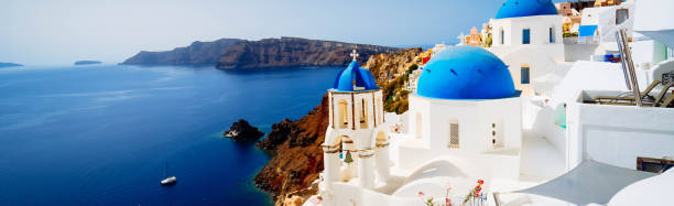 istock Oia, traditional greek village 1389135148