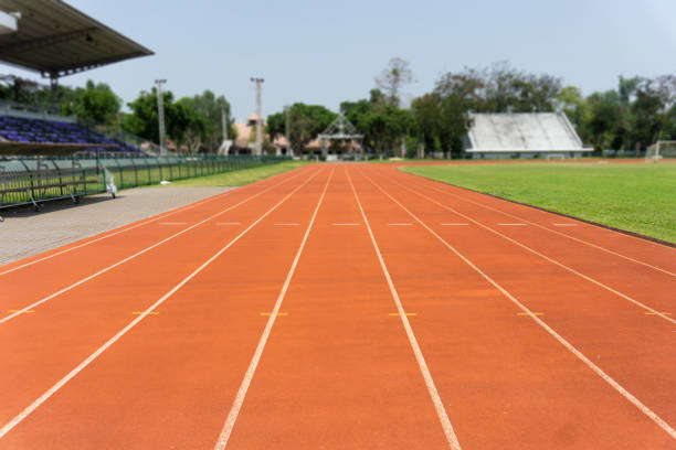 kuvapankkikuvat ja rojaltivapaat kuvat aiheesta seurata hämärtää taustaa kukaan - running track