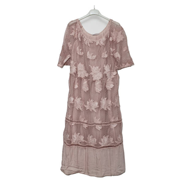 istock Women's clothing. 1389195988