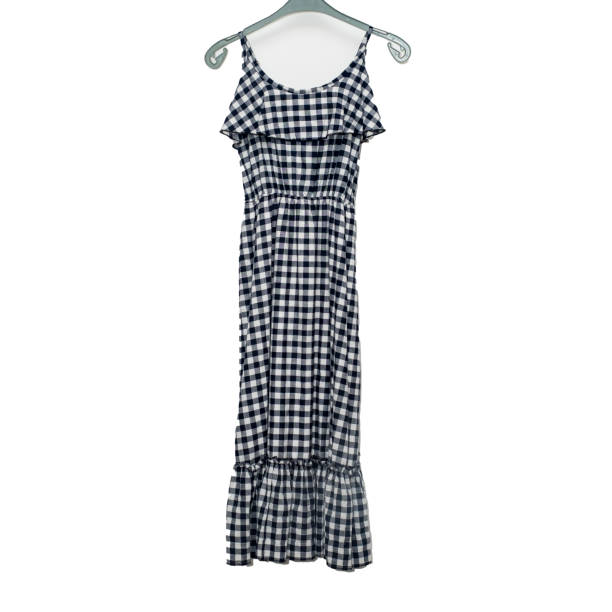 istock Women's clothing. 1389196194