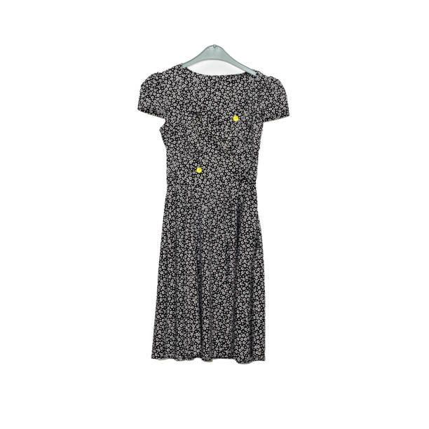istock Women's clothing. 1389196198