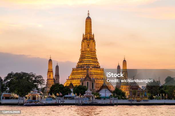 Wat Arun Temple At Sunset In Bangkok Thailand Stock Photo - Download Image Now - Bangkok, Thailand, Bangkok Province