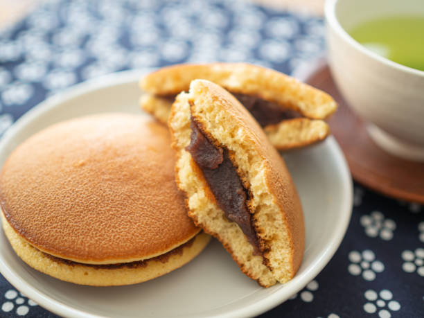 Dorayaki (Sweet Red Bean Pancake) Dorayaki (Sweet Red Bean Pancake) adzuki bean photos stock pictures, royalty-free photos & images