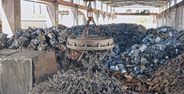 istock Huge magnet in steel mill 1389470302