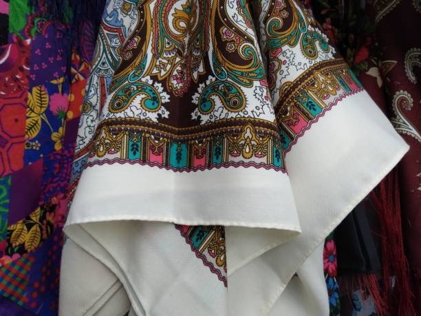 foulards multicolores - russian culture scarf textile shawl photos et images de collection