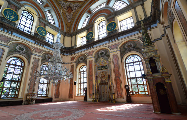 istock Dolmabahce Mosque - İstanbul 1389511852