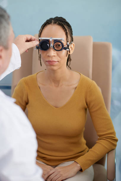 istock Woman Visiting Ophthalmologist 1389516735
