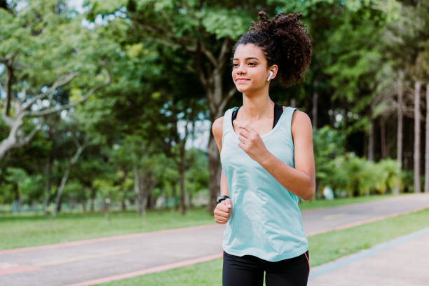 istock teenager exercising 1389534653