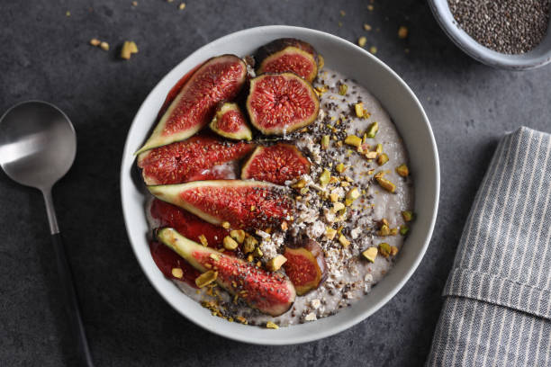 istock Fruity bowl with figs and granola 1389547390