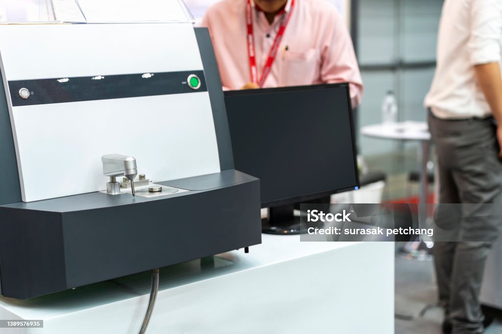 Standard Spectrometer Machine High Precision And Accuracy Spectrometer Machine With Computer Screen ...