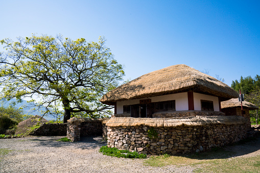 Suncheon-si Nagan Folk Village with thatched houses and old-fashioned scenery