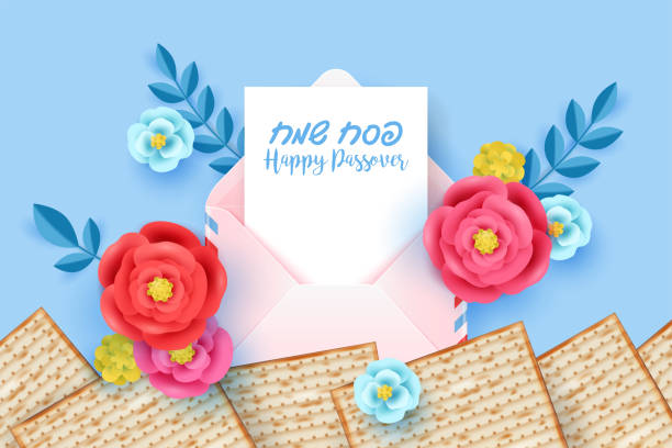 illustrations, cliparts, dessins animés et icônes de concept de vacances de la pâque avec enveloppe, matzah et fleurs d’art en papier. texte en hébreu : « joyeuse pâque » - matzo judaism traditional culture food