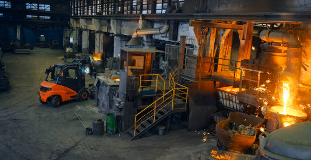 istock Pouring molten steel 1389640473