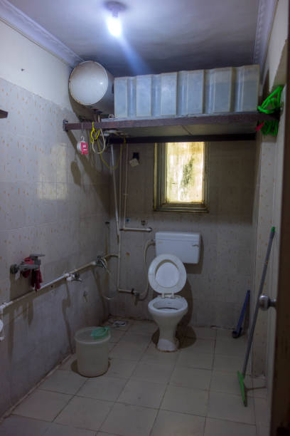 istock Dirty washroom 1389656315