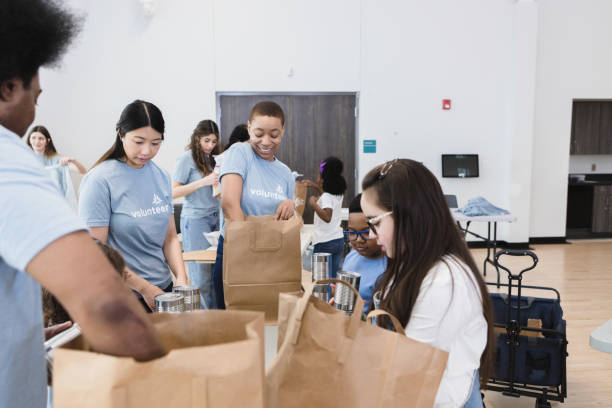 istock Assembly line to pack food 1389701499