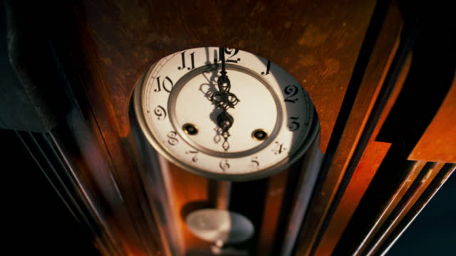 LD Above the dial of the pendulum clock