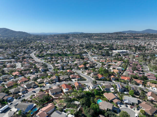 vista aérea bairro de classe média no sul da califórnia, eua - san diego county - fotografias e filmes do acervo