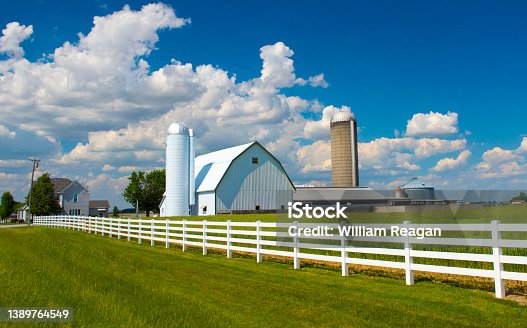 istock Barn-White Barn-Farm with White Fence-Western Ohio 1389764549