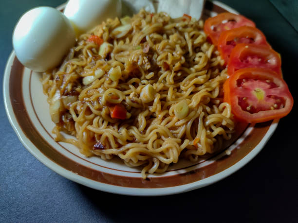 istock a plate of instant noodles 1389802605