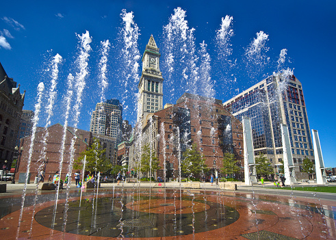 Water fountain at the Quebec city hall with chairs and table under the water jets