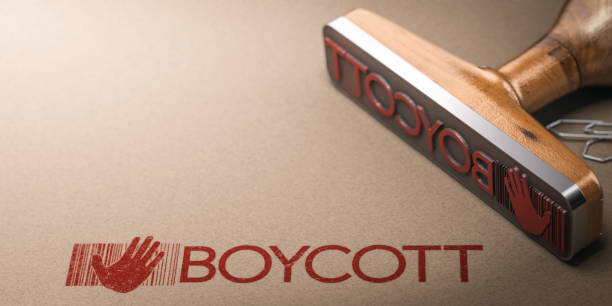 концепция активизма. бойкот напечатан на крафт-бумаге с эмблемой и копировальным пространством. - boycott стоковые фото и изображения