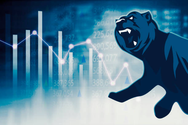 istock Bear roaring near declining finance chart 1389866168
