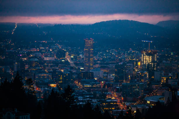 istock Twilight Sky over Downtown Portland Oregon 1389927519