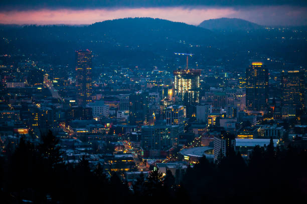 istock Twilight Sky over Downtown Portland Oregon 1389927525