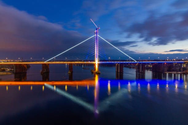 istock Cable-stayed bridge in Zaporizhzhia at night 1389931729