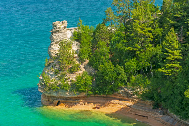 istock Colorful Rocks and Water on the Great Lakes 1389937968