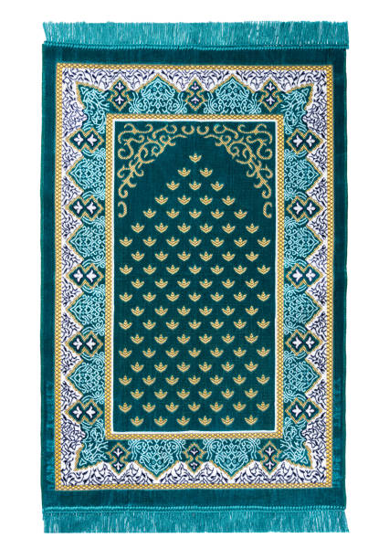 alfombra de oración musulmana aislada sobre fondo blanco - alquibla fotos fotografías e imágenes de stock