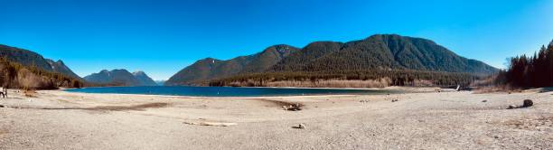 istock Golden ears park near Vancouver 1389950955
