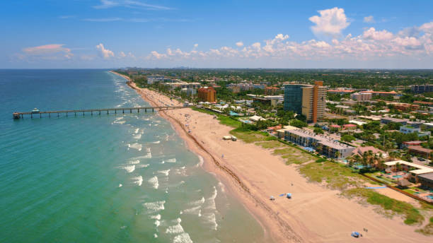 istock Pier on Lake Boca Raton 1390061251