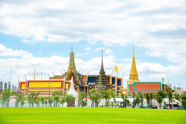 王宮バンコク、タイの風景 - asia thailand vacations wat phra kaeo ストックフォトと画像