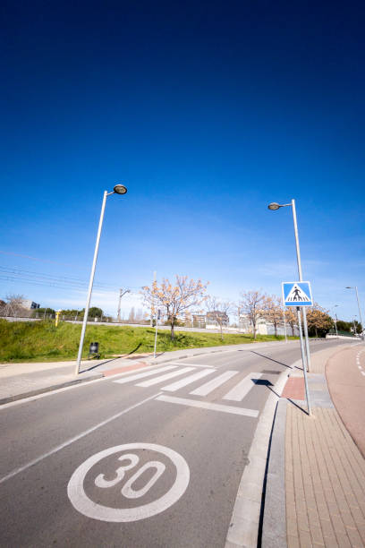 istock street in a city 1390108511