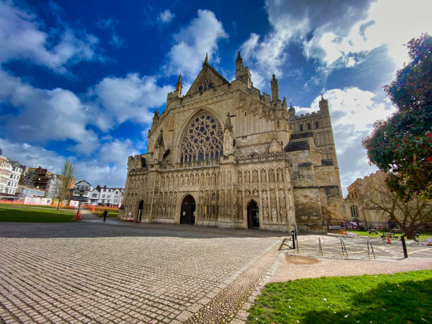 iglesia catedral de san pedro en exeter - anglican fotografías e imágenes de stock