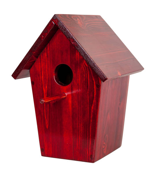 drewniana budka dla ptaków wykonana ręcznie. birdhouse izolowany na białym tle. - birdhouse birds nest box isolated zdjęcia i obrazy z banku zdjęć