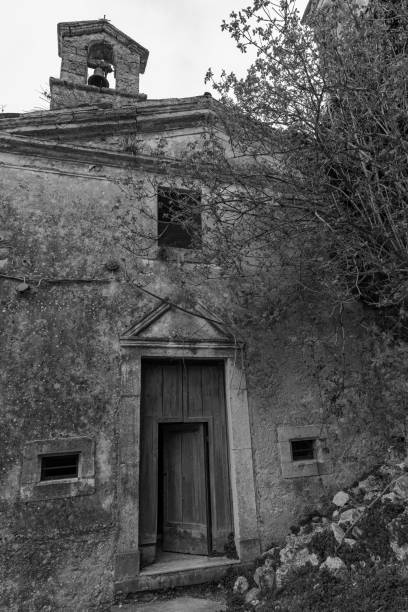 istock Rocchetta al Volturno, Molise, Italy 1390121823