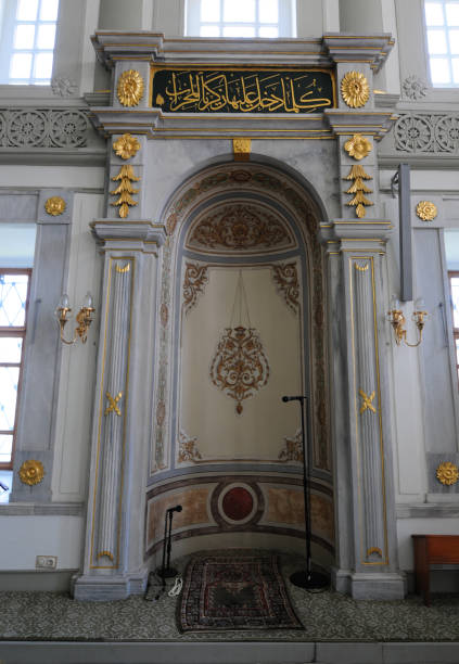 istock Emirgan Hamid-i Evvel Mosque - İstanbul 1390122207