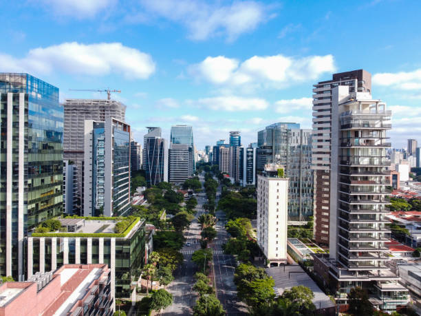 avenue faria lima in sao paulo - deelstaat são paulo stockfoto's en -beelden