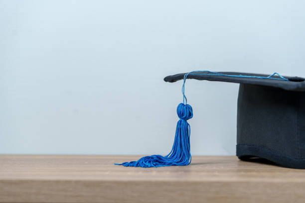 Graduation Cap Trophy Trophy - Colored Background - 3D Rendering