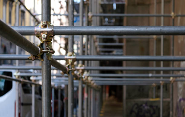 istock Construction to hold the scaffolding on a building 1390261790